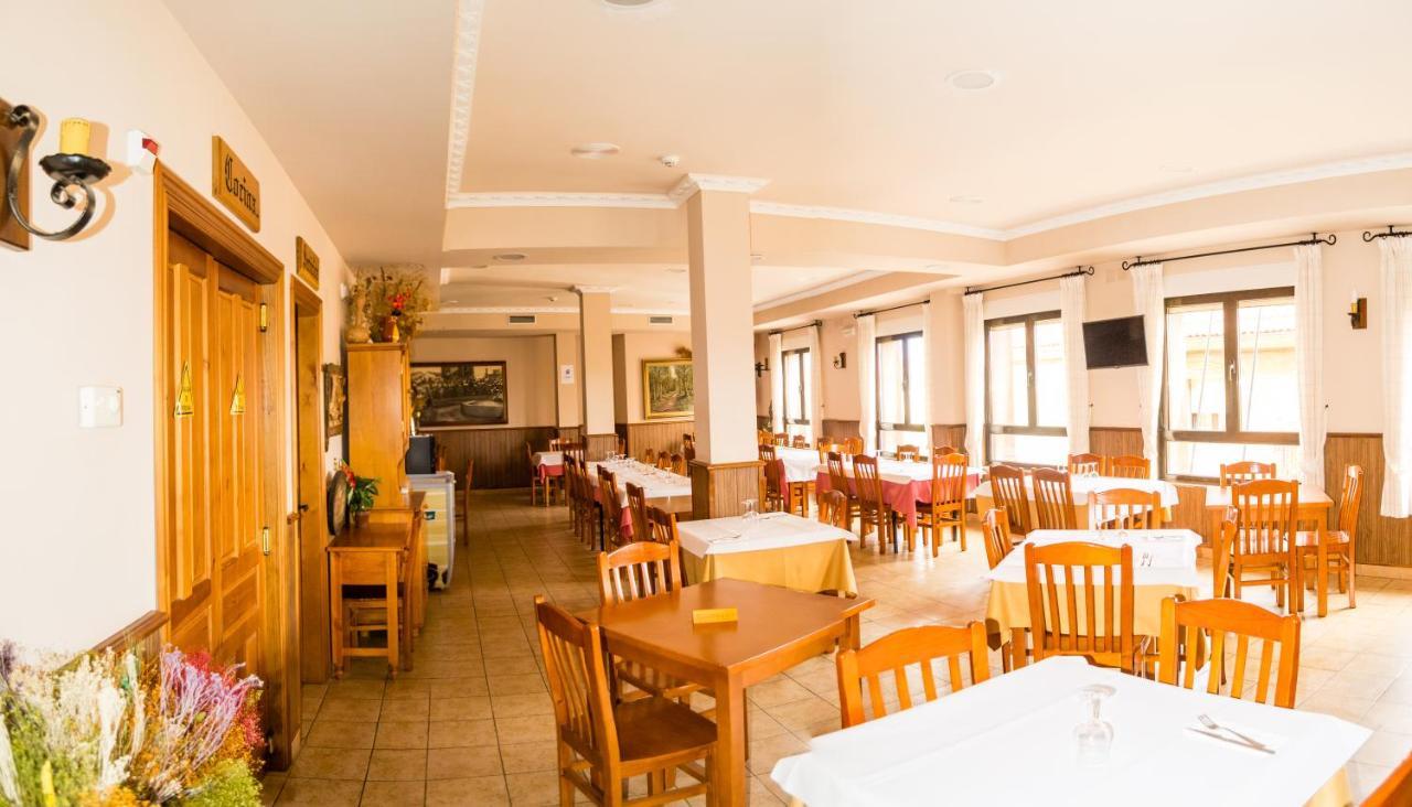 El Roble Hotel Restaurante Tabara Eksteriør bilde