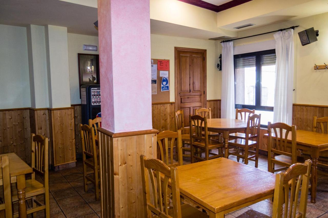 El Roble Hotel Restaurante Tabara Eksteriør bilde